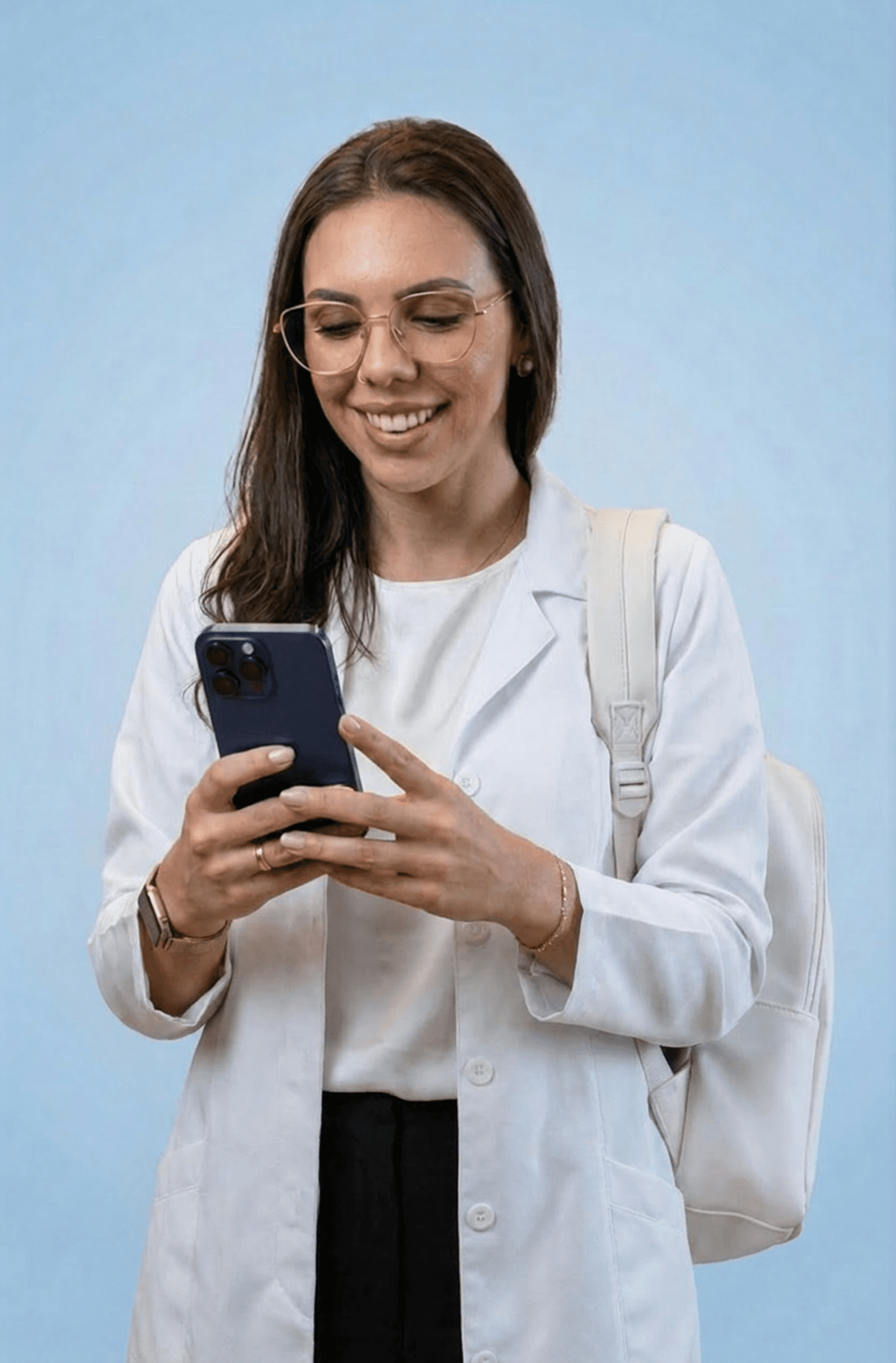 Estudante de Nutrição usando a NutriCloud