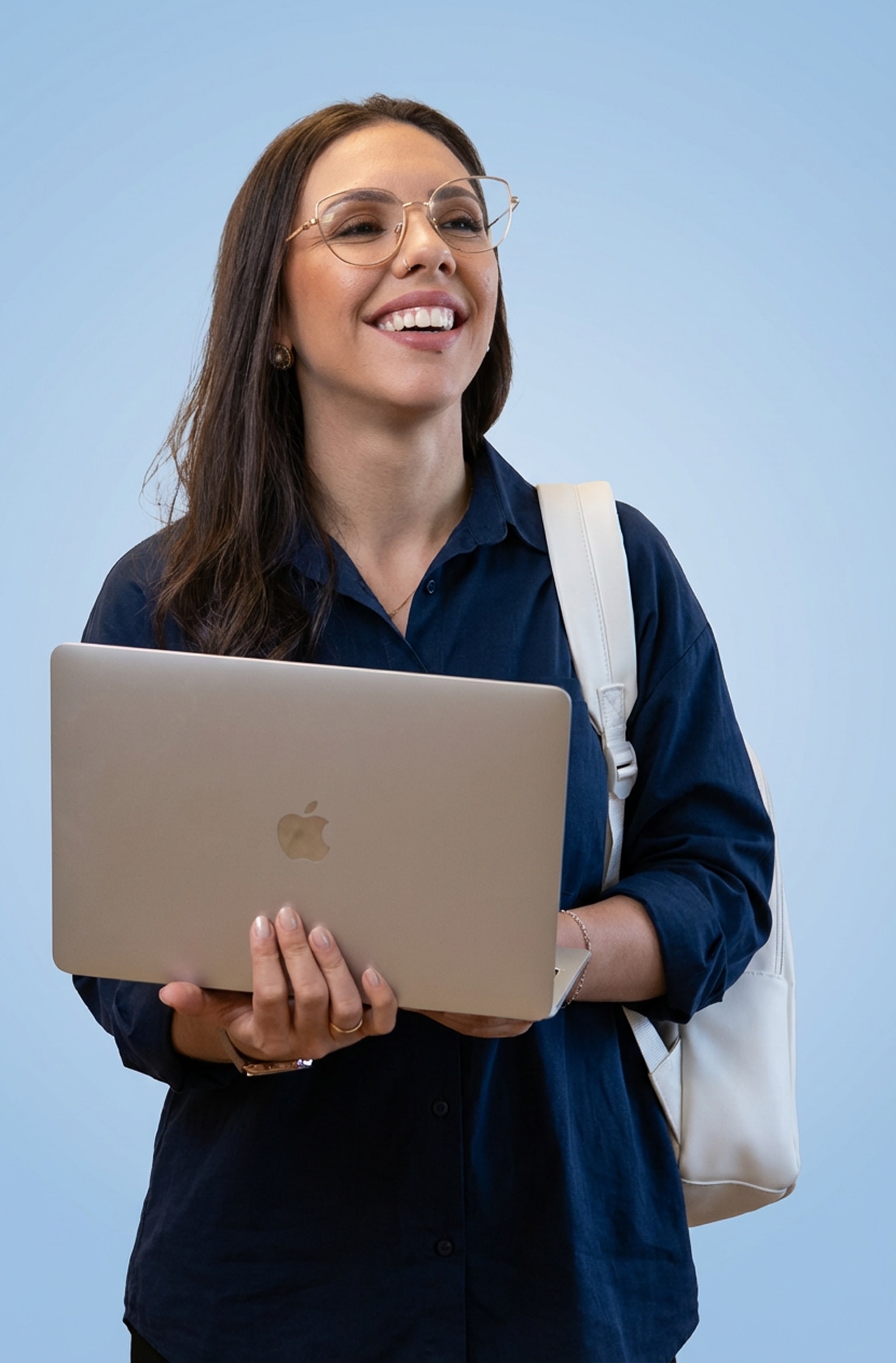 Estudante de Nutrição usando a Nutricloud